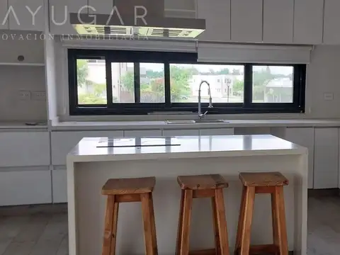 Casa en Alquiler en Pilar del Este - Santa Elena, USD 1.600