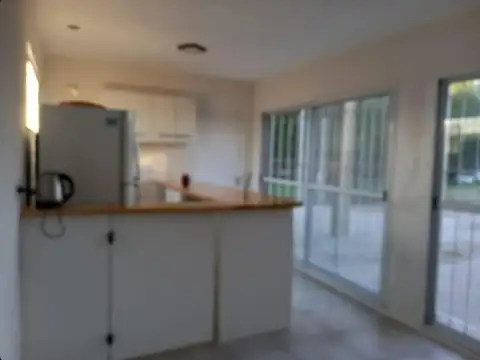 CASA EN ALQUILER - ESCOBAR