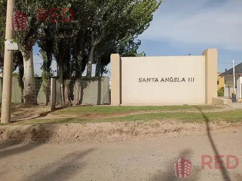 Vende casa en Barrio Santa Angela III Centenario