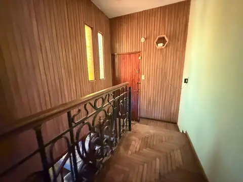 VENTA CASA 4 DORMITORIOS BARRIO SARMIENTO