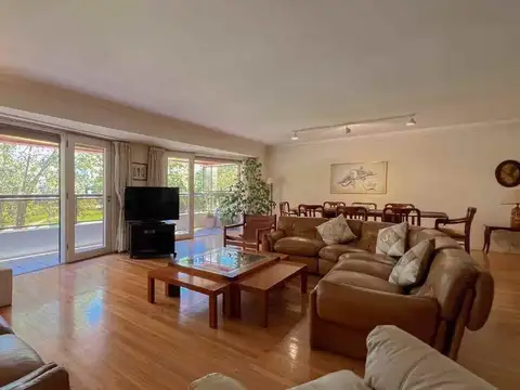 Venta dpto 4 amb de categoria en Plaza Mitre