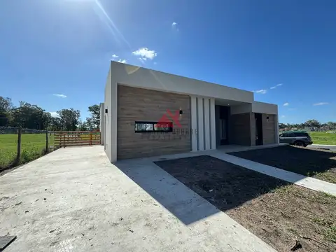 Casa 4 ambientes con 3 baños