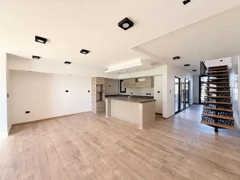 Casa en Venta al Este
