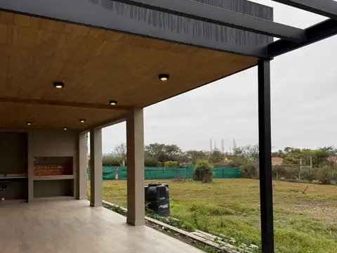 Casa 4 ambientes con 3 baños