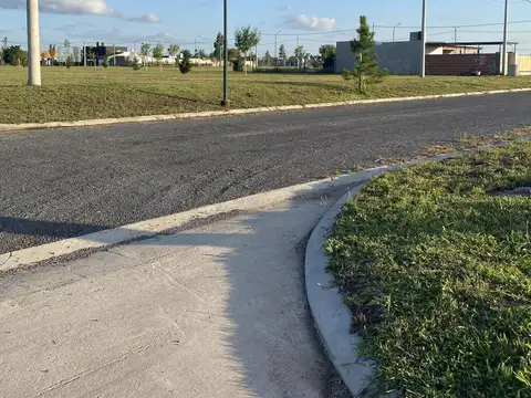 Venta terreno en  los pinos 4 a dos cuadras de la plaza