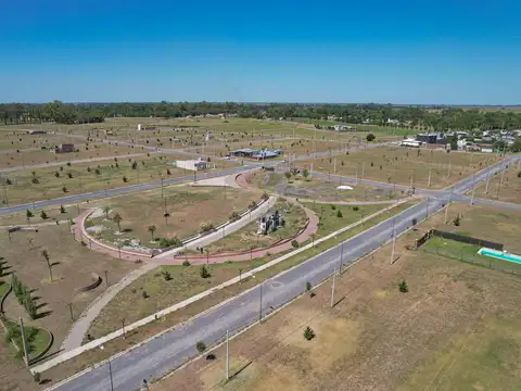 Venta terreno en  los pinos 4 a dos cuadras de la plaza
