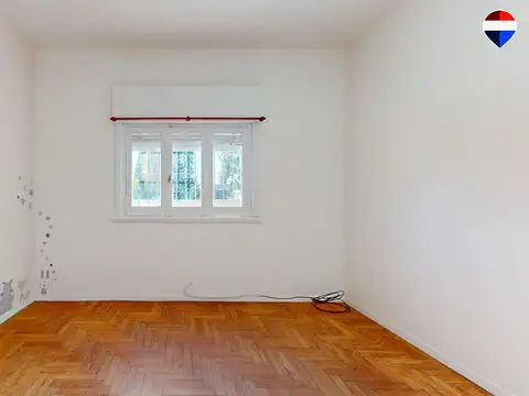 CASA EN VENTA FLORENCIO VARELA 6 AMBIENTES PARQUE