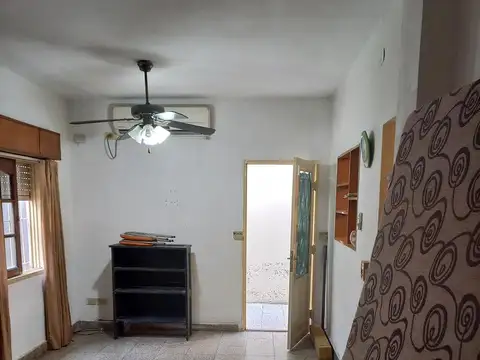 Casa 5 ambientes con 1 baño