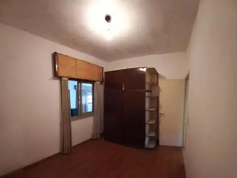 THAMES 2800 - CASA 5 AMBIENTES - VILLA ADELINA - ALQUILA