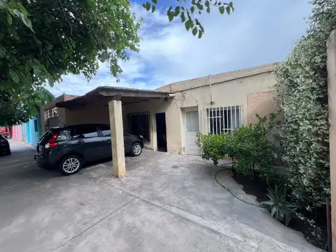 Calle Aguilar 1000