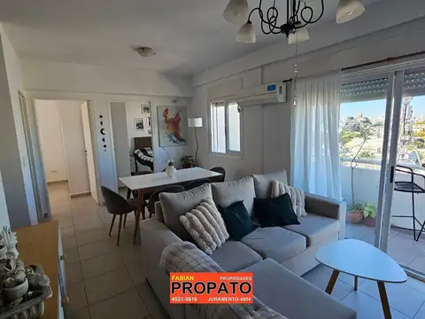 Departamento semipiso de 3 ambientes moderno al frente con balcon! Bajas expensas 