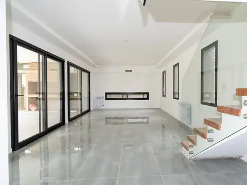 CASA EN VENTA, 2 DORMITORIOS, TDS3