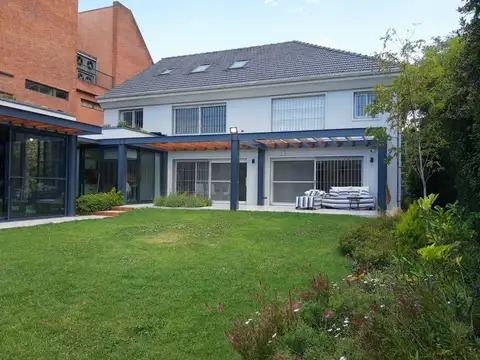 Casa en venta Martinez libertador al rio calle Muñiz 1300
