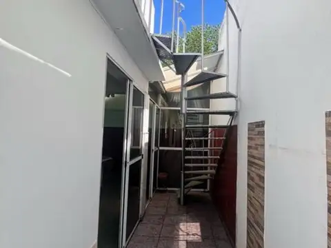 Casa en Alquiler en Villa Luzuriaga, $ 1.100.000