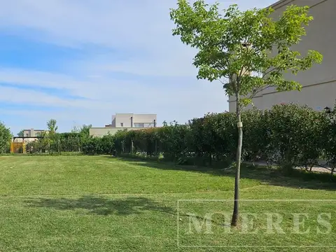 Lote de 526m² en venta en San Ramiro, Pilar del Este