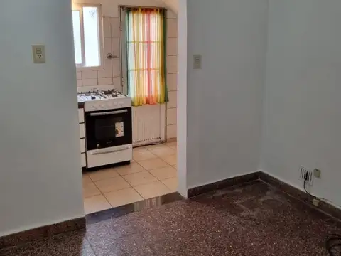 Depto Tipo Casa en Alquiler en Lomas Del Mirador, $ 500.000