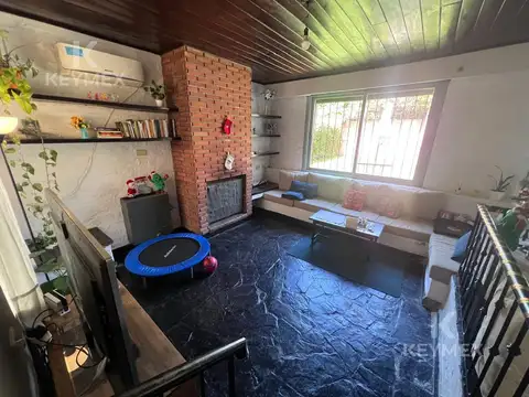 Casa 5 ambientes con 2 baños
