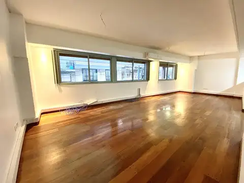 Departamento 280 m2. Piso entero al frente. Excelente estado