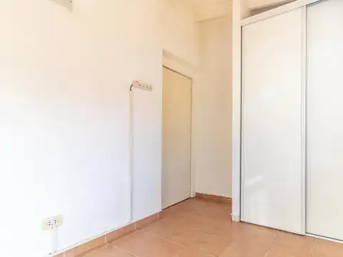 Venta de Tríplex 3 Ambientes con Patio y Parrilla vista a la Plaza – Villa Luro