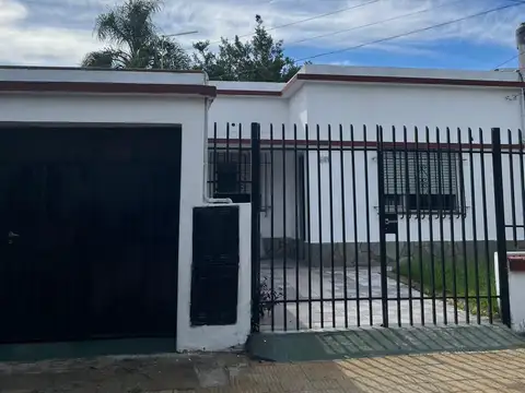 PH. INDEPENDIENTE TIPO CASA - 3 AMBIENTES Y 1/2 - EN ALQUILER - EL PALOMAR