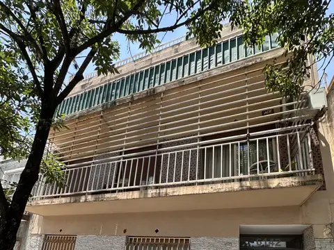 DPTO 2 AMB. 1º PISO POR ESCALERA LATERAL MUY LUMINOSO