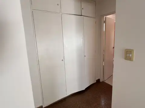 DPTO 2 AMB. 1º PISO POR ESCALERA LATERAL MUY LUMINOSO