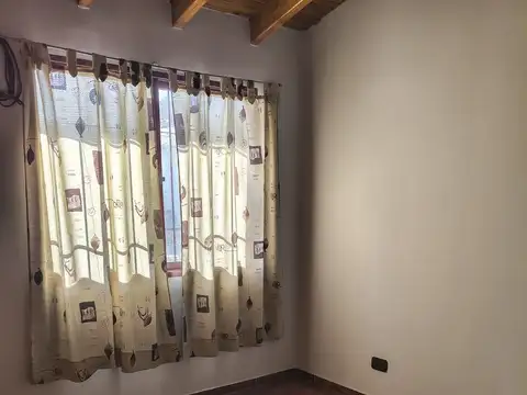 Casa 9 ambientes con 4 baños