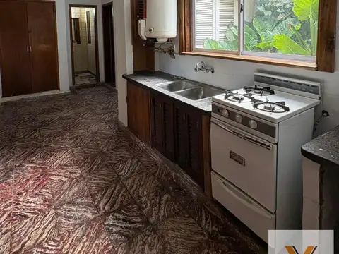 Casa 2 ambientes con 1 baño