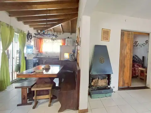 Casa en Venta con 2 cocheras