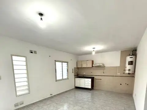 Departamento en Alquiler en Luis Guillon, $ 500.000
