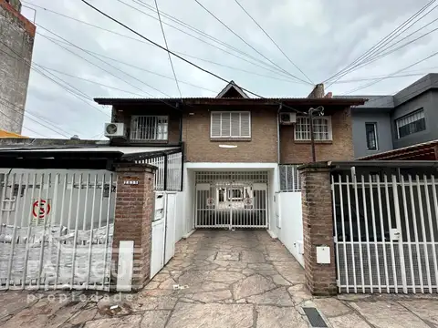Departamento dos ambientes con cochera 