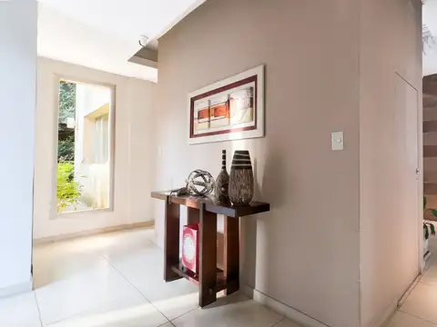 Casa en Venta con 6 cocheras