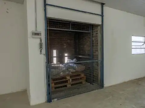 Venta GALPÓN DEPÓSITO CON VIVIENDA - LOMAS DEL MIRADOR