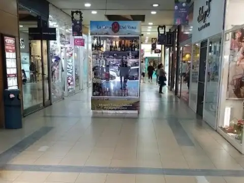 Peatonal Laprida e/ Alem y Pellegrini