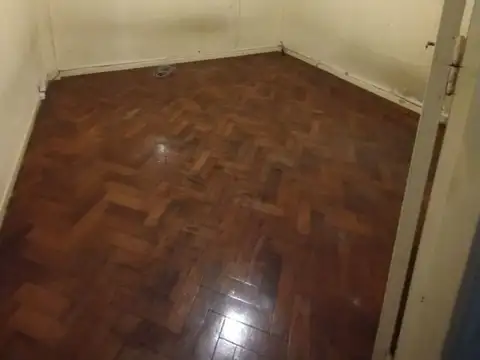 CASTRO 800, Piso 1