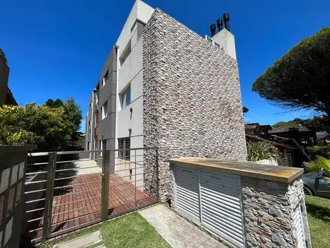 Comodoro Py 100, Piso 1