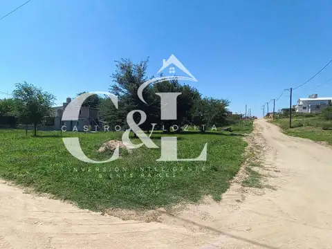 ESPECTACULAR TERRENO ESQUINA PLANO DE 800M² EN B°VALLE DEL SOL - VILLA SANTA CRUZ DEL LAGO.