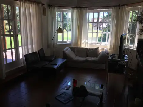 Casa con pileta y al golf, Los Cardales Country Club