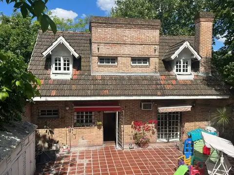 Venta Casa en equina Del Viso zona residencial