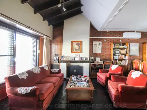 Julian Navarro al 900, entre Neuquén y Pampa