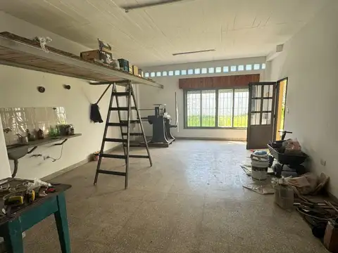CASA CON LOCAL EN ALQUILER!