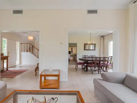 Venta. Casa. 4 ambientes .Pilar Golf. Pileta