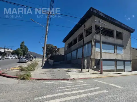 Local a estrenar, excelente ubicacion estrategica,