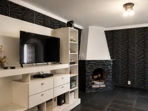 Casa 5 ambientes con 2 baños