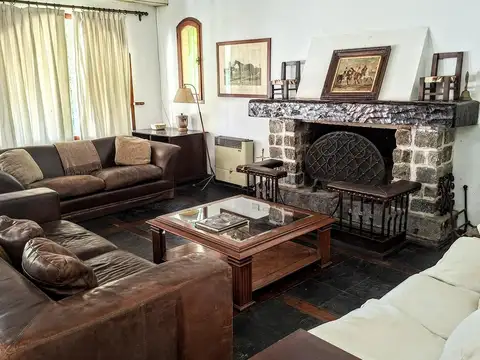 Casa en Alquiler Temporal con 4 cocheras