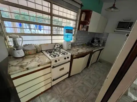VENTA CASA 3 AMBIENTES CON ENTRADA DE AUTO APTO CREDITO
