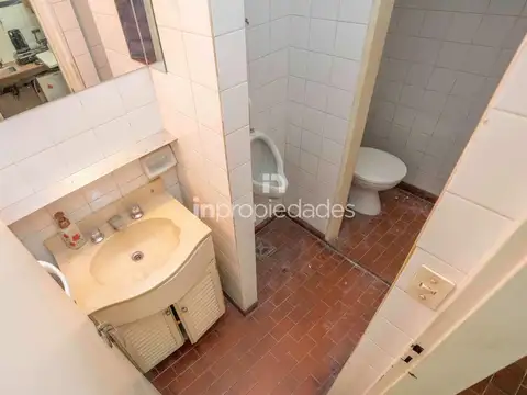 Oficina 3 ambientes con 2 baños