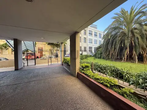 Departamento 4 ambientes con balcón en Barracas