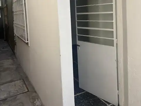 Venta de PH 3 ambientes con  patio. Apto Crédito