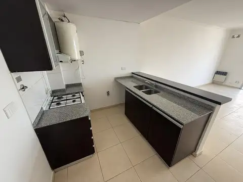Departamento en  alquiler monoambiente con balcón al frente - Wilde Avellaneda